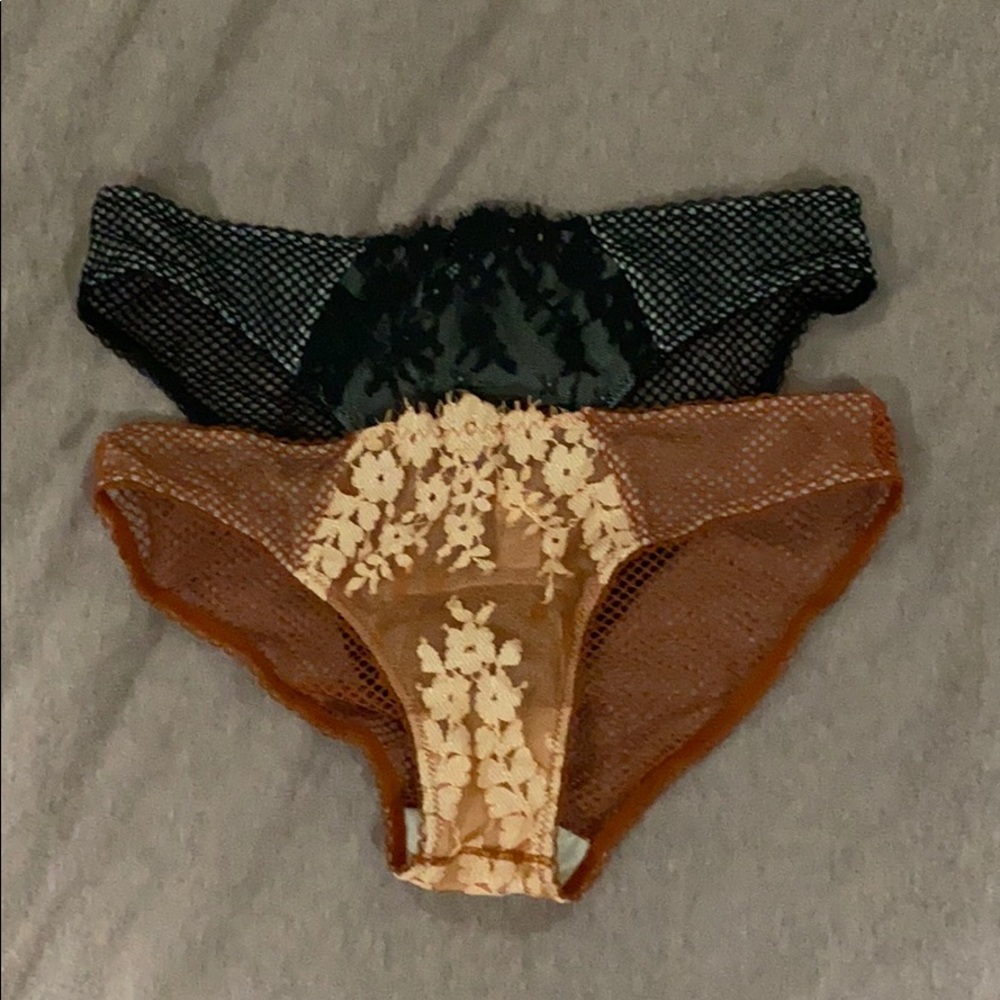 Victoria’s Secret pair of 2 cheeky panties SMALL
